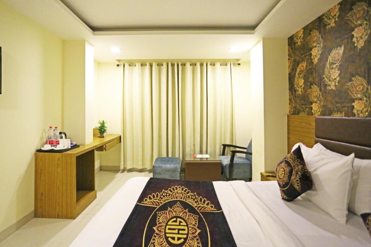 Hotel Grand Suites By D'Capitol Near Delhi Airport 뉴델리 외부 사진