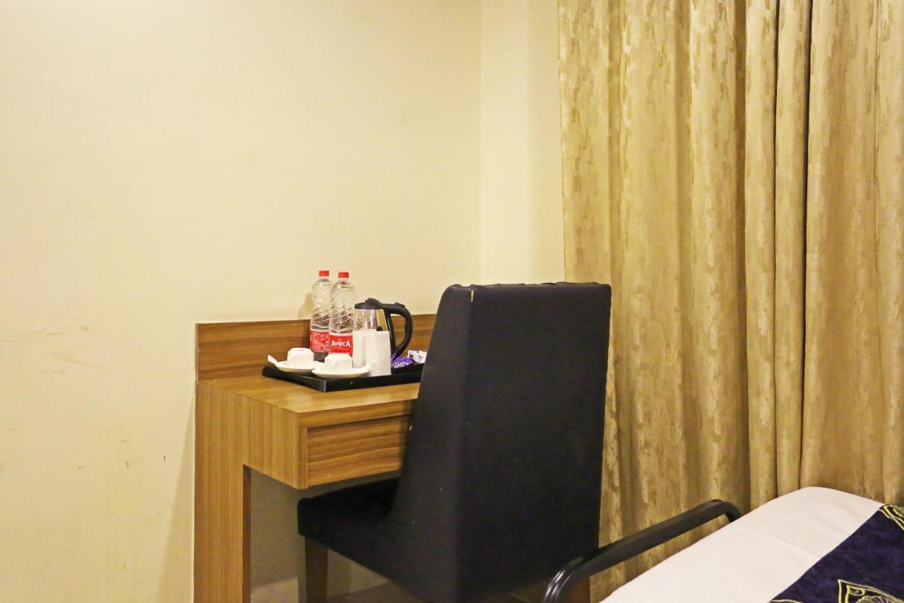 Hotel Grand Suites By D'Capitol Near Delhi Airport 뉴델리 외부 사진