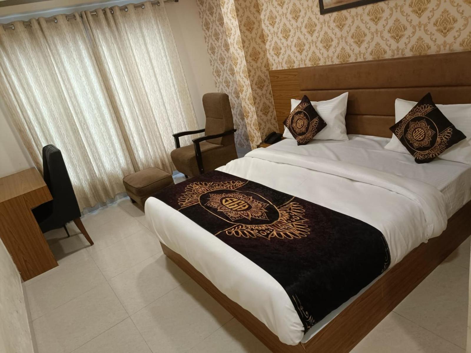 Hotel Grand Suites By D'Capitol Near Delhi Airport 뉴델리 외부 사진
