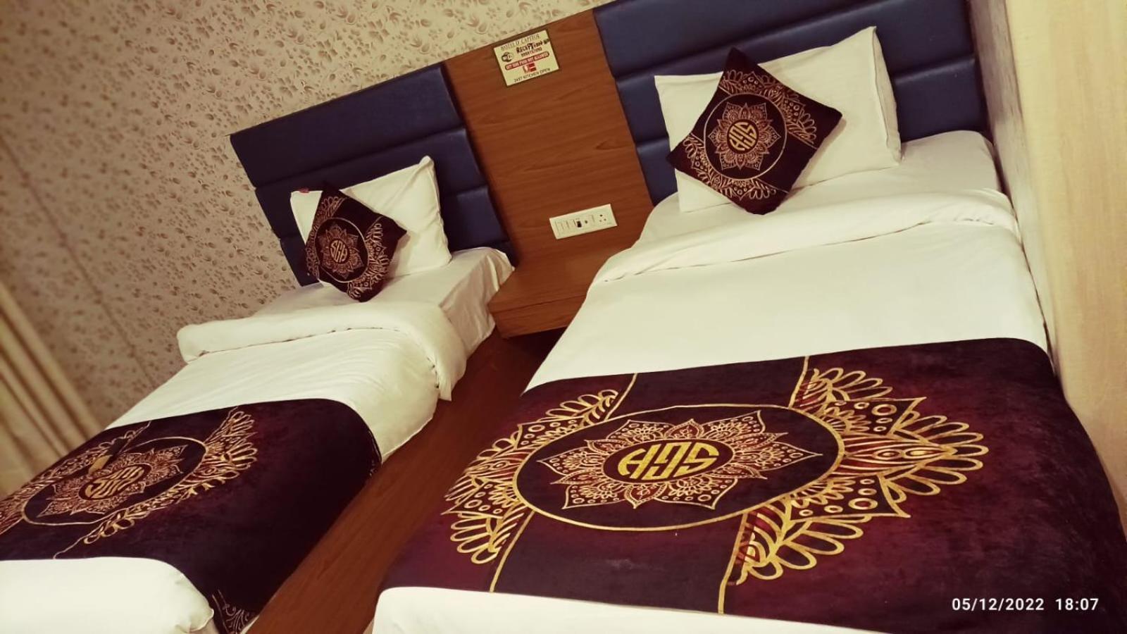 Hotel Grand Suites By D'Capitol Near Delhi Airport 뉴델리 외부 사진