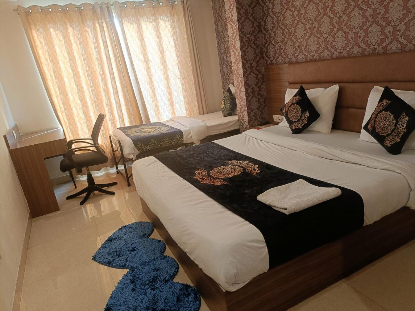 Hotel Grand Suites By D'Capitol Near Delhi Airport 뉴델리 외부 사진