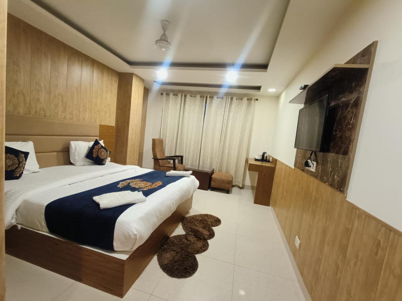 Hotel Grand Suites By D'Capitol Near Delhi Airport 뉴델리 외부 사진