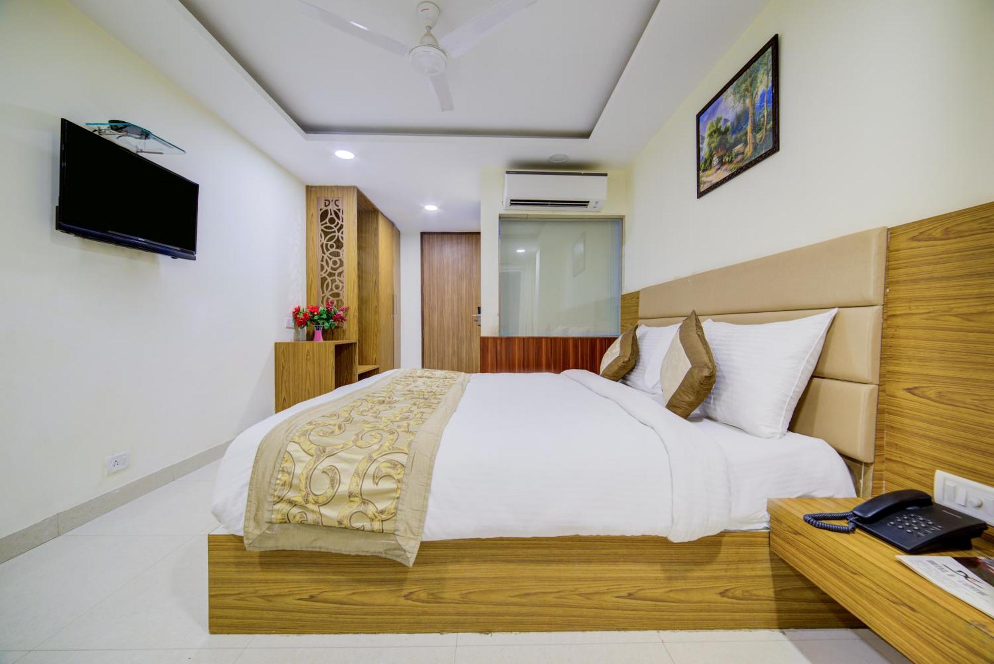 Hotel Grand Suites By D'Capitol Near Delhi Airport 뉴델리 외부 사진